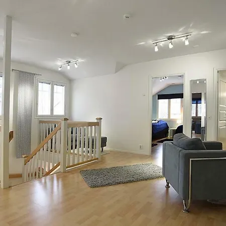 Lakeview Golf Villa *